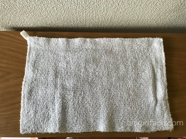 100均ダイソー(Daiso)「ひっかけひも付きぞうきん」