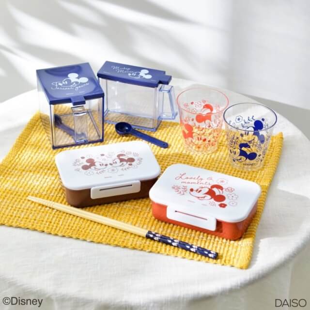 ダイソー弁当箱2022「ミッキー&ミニーのロックタイプレンジパック」