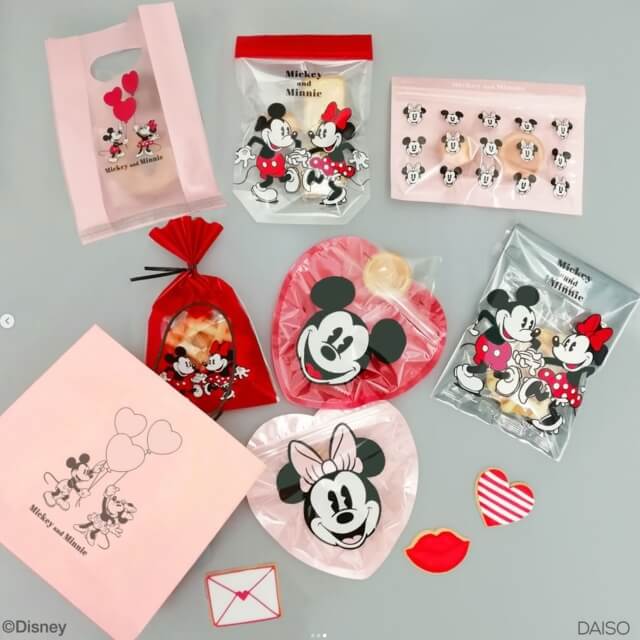 ダイソーバレンタイン手作りチョコグッズ2022「赤色&ピンクのジップバッグ(ミッキー&ミニー)」