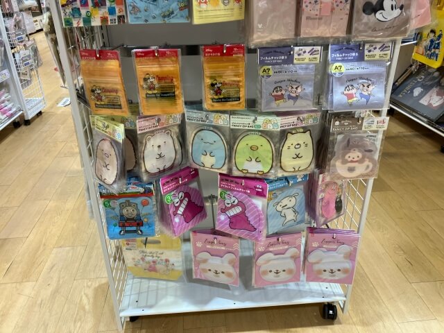 ダイソー「クッキーを入れるチャック袋(キャラクター)」