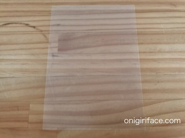 100均キャンドゥ(Cando)「クラフトプラバン 蓄光タイプ」表面