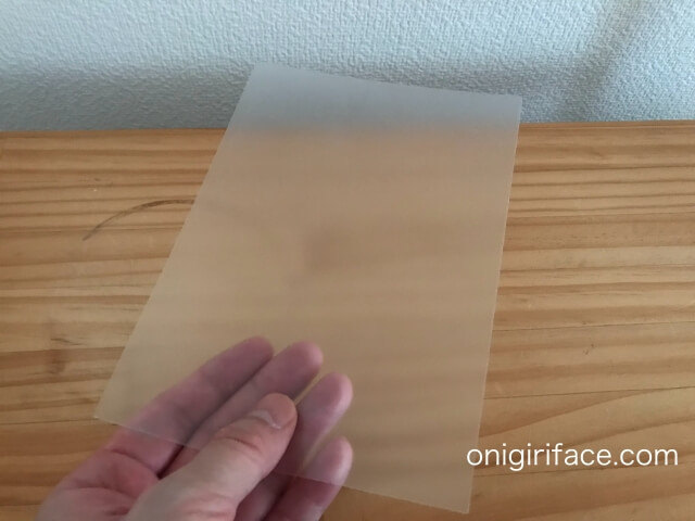 100均キャンドゥ(Cando)「クラフトプラバン 蓄光タイプ」裏面