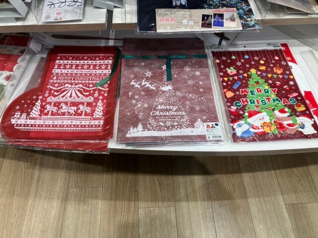 セリアクリスマスバッグ(ツリー・靴下の形)