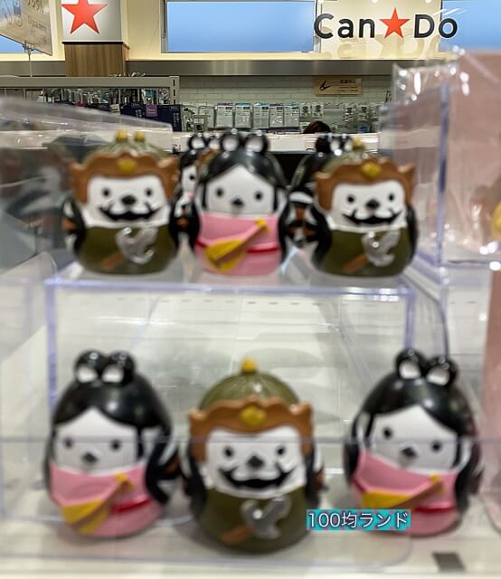 キャンドゥひな祭りグッズ「シマエナガのお内裏様とお雛様（ひな人形）のミニオブジェ」