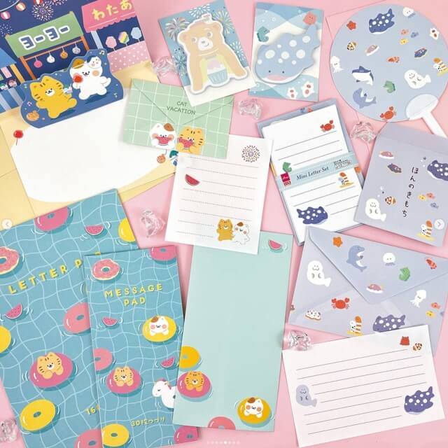 ダイソー夏グッズ2026「ゆるかわいいネコの封筒とメッセージパッド・ほんのきもち」